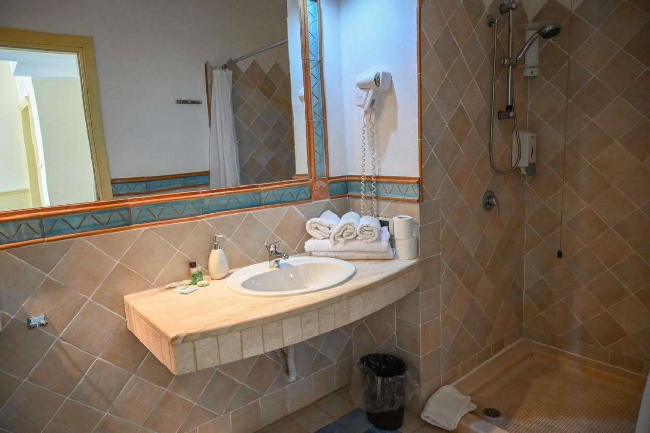 Hotel Baja Romantica Bosa Kültér fotó